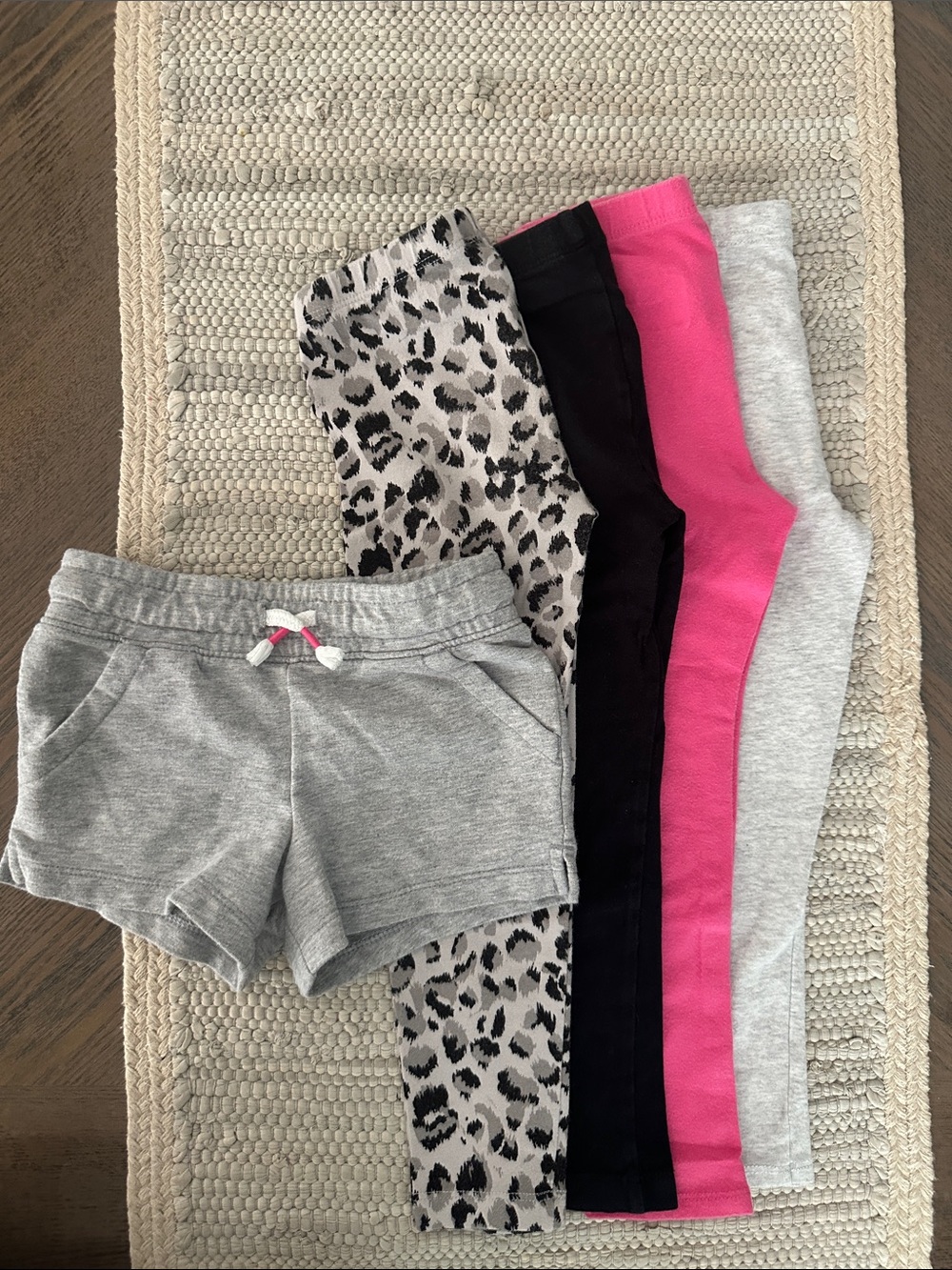 Bundle of 5 girls basics - leggings and shorts 4T Cat & Jack and Old Navy